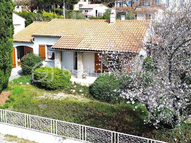 Achat magnifique maison au pied du Luberon, avec un grand jard