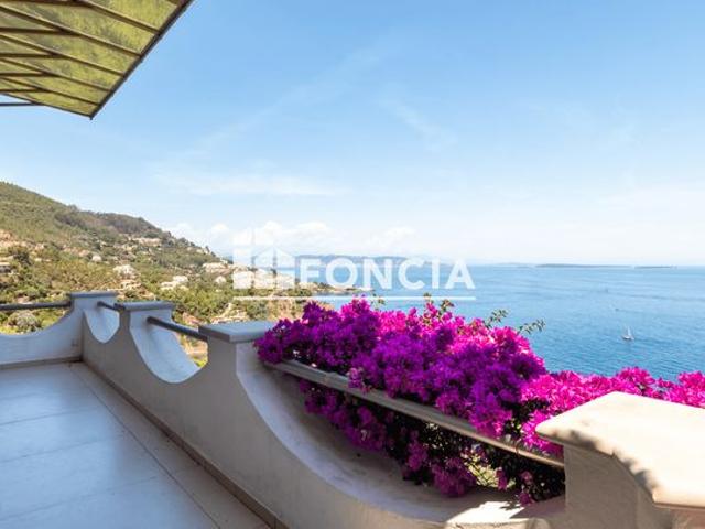À VENDRE – Magnifique appartement contemporain de 118 m² dans maison avec vue mer exceptionnelle à Théoule sur Mer