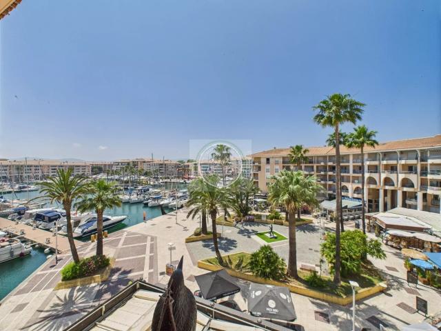 À Vendre Magnifique T2 de 31 m² Avec garage box Port Fré. 31m² Fréjus