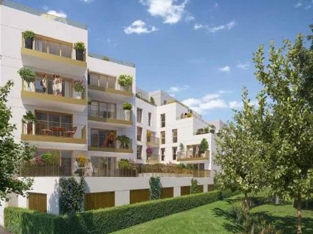 À VENDRE: Magnifique T3 Lumineux avec Grand Balcon – Stains