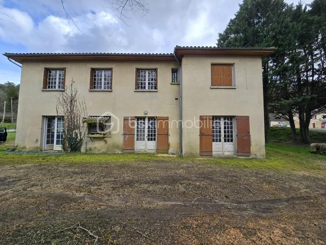 À Vendre – Maison 140 m² sur sous sol aménageable – Terrain 2700 m²