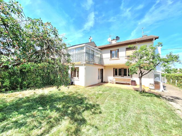 A vendre maison 141 m2 à fort potentiel et idéalement placée à Domérat équipé d'un ascenseur