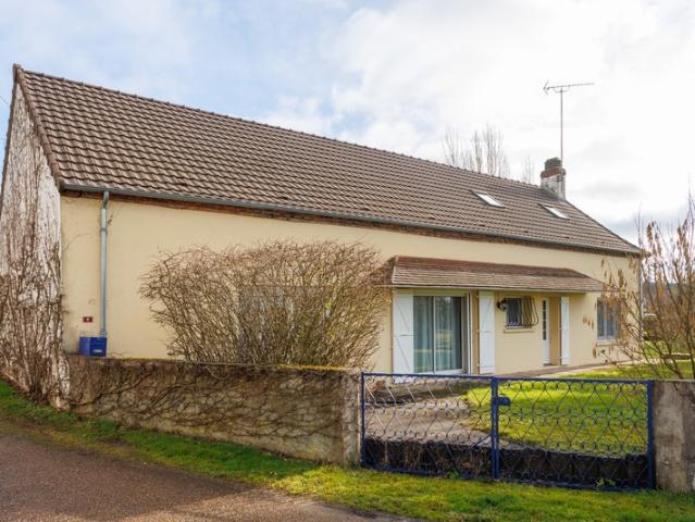 A vendre Maison 4 chambres 150 m2 Saint Agnan 10 min Digoin terrain 2900 m2 Sâone et Loire 71