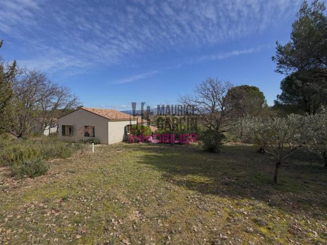 A Vendre Maison 4 Chambres Avec Jardin Sur Carpentras 153m² Carpentras