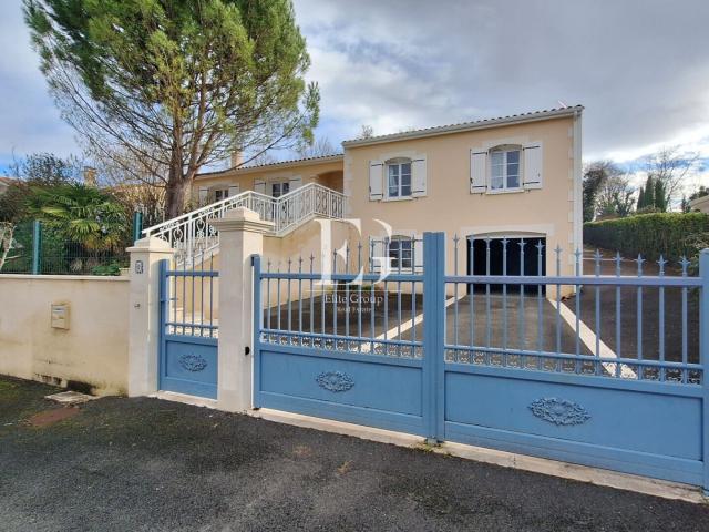 A VENDRE Maison 5 pièces 110 m² à Segonzac