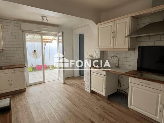 A vendre Maison 8 pièces proche commerces et transports