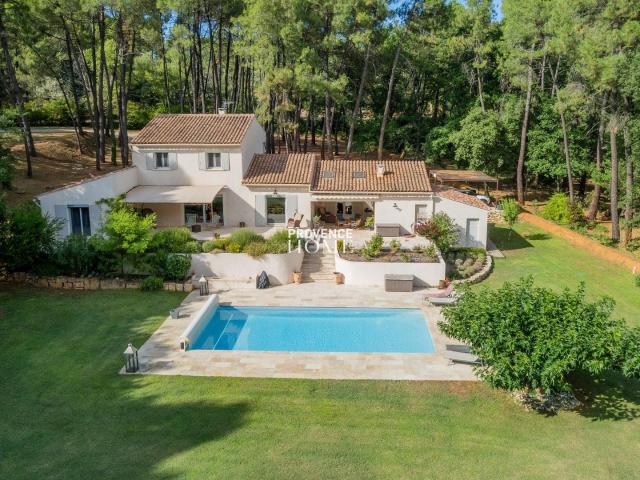 A Vendre Maison Contemporaine Au Calme, Avec Piscine Et Terr. 220m² Roussillon
