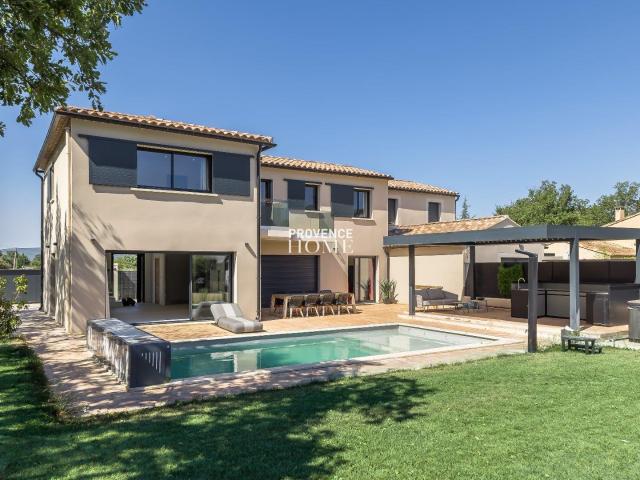 A Vendre Maison Contemporaine Avec Piscine Et Vue Oppede Lub. 160m² Oppède