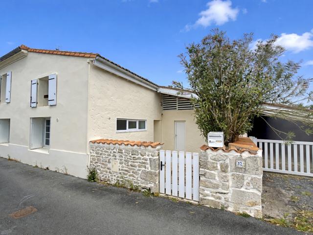 A vendre Maison charentaise proche centre ville de Saujon