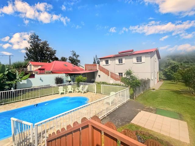 A vendre maison à étage F8 à Salazie secteur Mare à Vieille