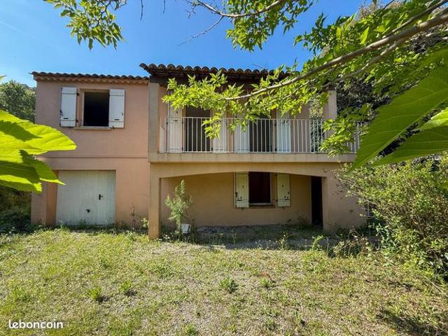 A VENDRE Maison à fort potentiel sur un terrain de 822 m² à TRANS EN PROVENCE