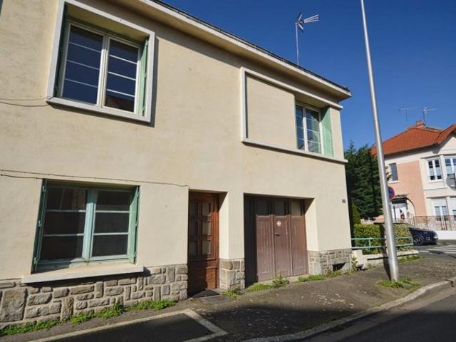 SOUS COMPROMIS – Maison à rénover proche plan d’eau