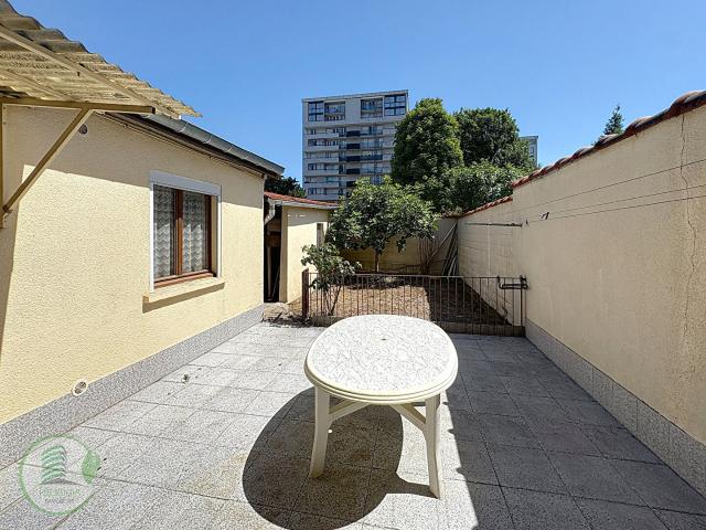 A Vendre Maison à Reims avec Jardin et Dépendance