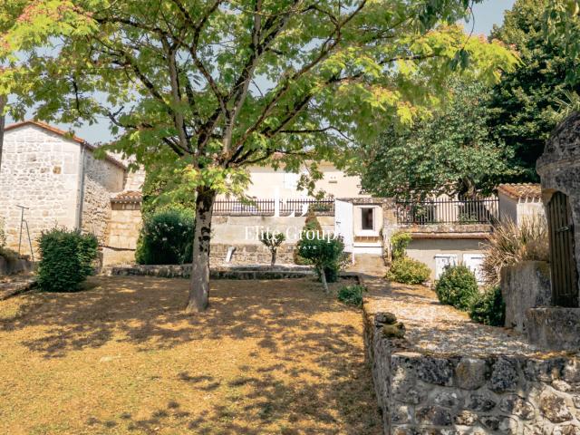 A VENDRE MAISON A RESTAURER 185 M2 SIREUIL