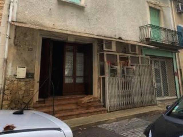À Vendre: Maison Authentique à Rénover au Cœur de Piolenc. 186m² Piolenc