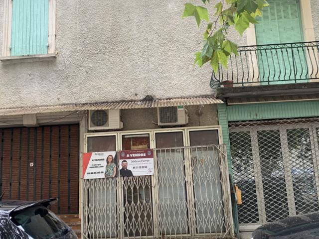 À Vendre: Maison Authentique à Rénover au Coeur de Piolenc