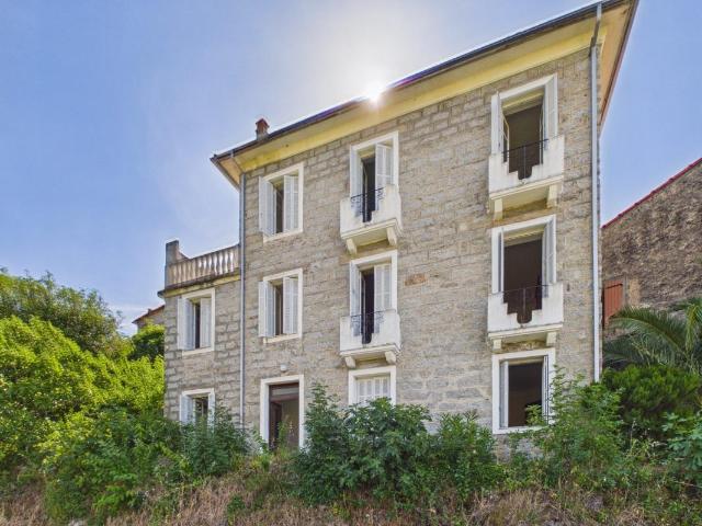 A VENDRE MAISON AUTHENTIQUE SAINTE MARIE SICCHE