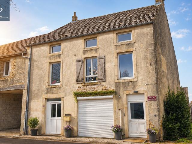 A VENDRE Maison au coeur du village de CHAUX proche NUITS ST GEORGES
