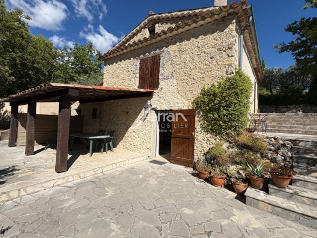 A vendre maison au calme absolu proche le centre de village