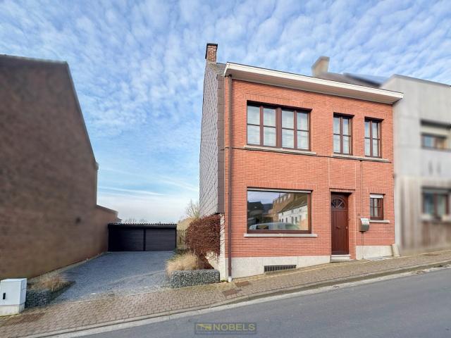 À vendre, maison avec 2 garages/terrain à bâtir à Renaix