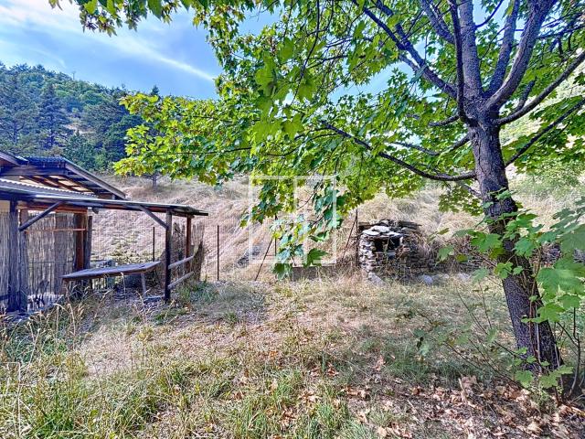 À vendre Maison avec 3 appartements et dépendances à La Condamine Châtelard 04530