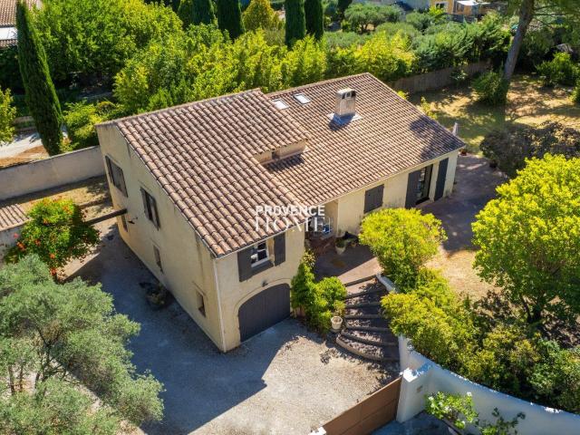 A Vendre Maison Avec Atelier Et Piscine Au Calme Isle Sur La. 145m² L'Isle sur la Sorgue