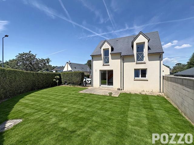 A VENDRE Maison dans le bourg de Bréhal avec vie de plain pied !