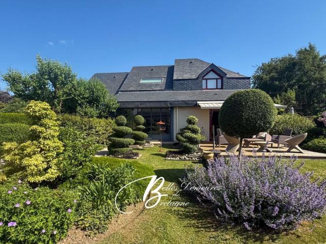 A vendre maison d'architecte au coeur de la ville, Côtes d'A. 238m² Loudéac