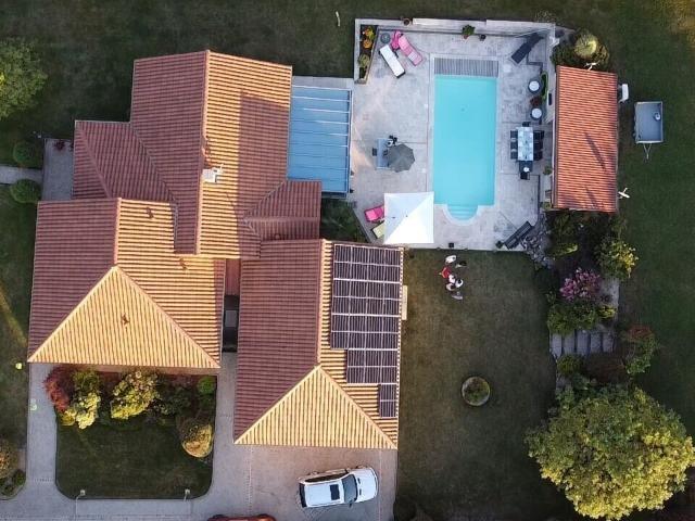 À VENDRE – MAISON D'EXCEPTION À MOINS DE 15 MIN DE L'AÉROPORT DE