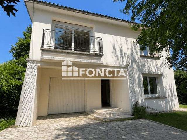 À vendre – Maison de 145 m² avec grande terrasse, garage et jardin à Villeneuve sur Lot