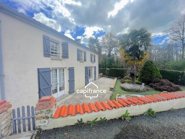 À vendre – Maison de campagne à SAINT CYR DES GATS 85