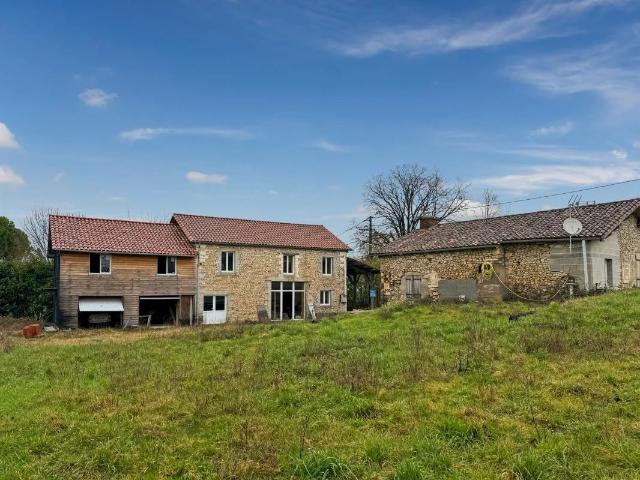 À vendre – Maison de caractère avec dépendances – Brantôme en Pé