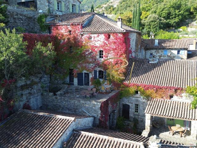 A Vendre Maison de caractère en pierre proche des Vans