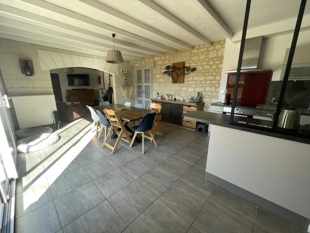 À vendre – Maison de charme rénovée à Loudun, proche centre. 132m² Loudun