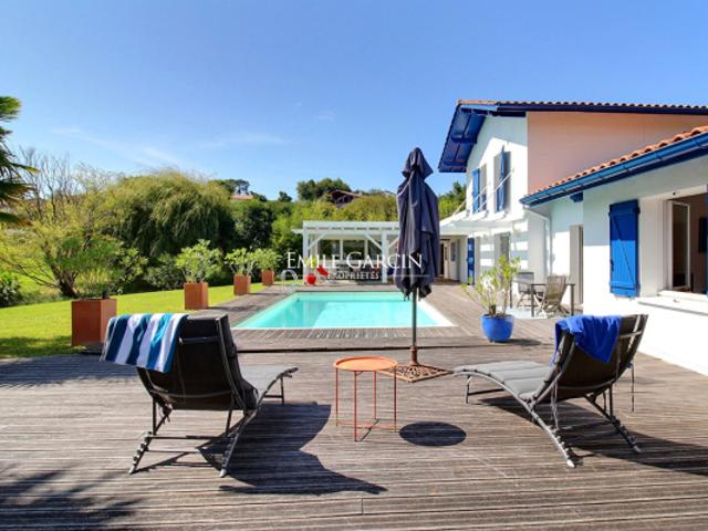 A vendre Maison de famille Bidart avec piscine et jardin