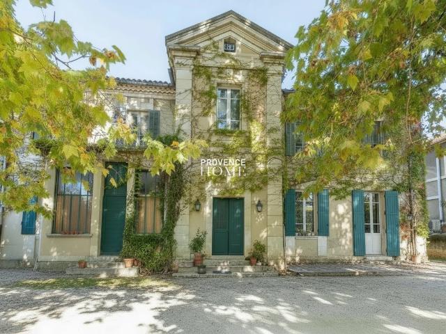 A Vendre Maison De Maitre Du XIXè Au Coeur Du Village Du Tho. 272m² Le Thor