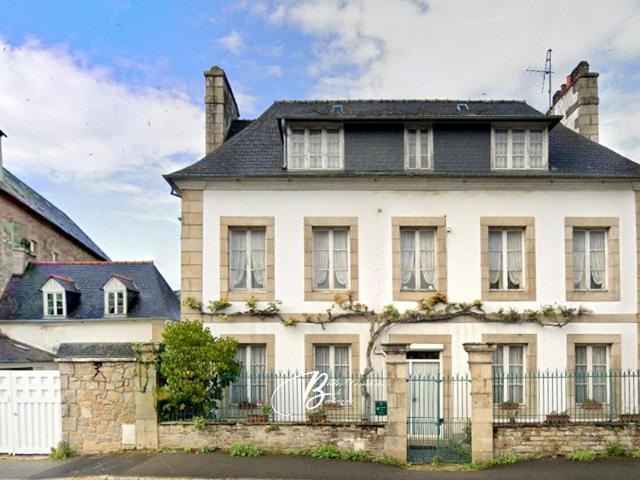 A vendre maison de maître en coeur de ville Lannion 256m² Lannion