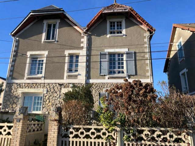 A VENDRE MAISON DE PECHEUR PROCHE DE LA MER ET DES COMMERCES