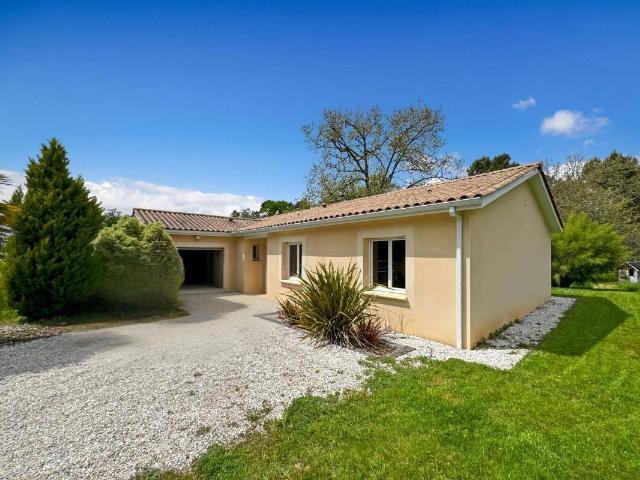 À Vendre – Maison de Plain Pied 4 Chambres, Terrain de 1800 m² –