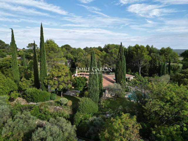 À vendre Maison de plain pied à Uzès, au calme dans un quar. 180m² Uzès