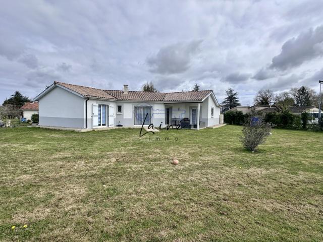 À Vendre Maison de Plain Pied avec Garage La Force