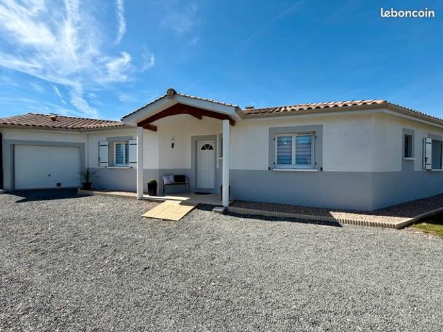 À Vendre – Maison de Plain Pied avec Garage – La Force
