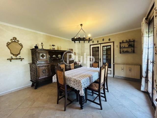 À VENDRE Maison de plain pied avec sous sol complet Écourt S