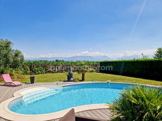 À VENDRE – Maison de plain pied avec vue Pyrénées, piscine & jardin arboré
