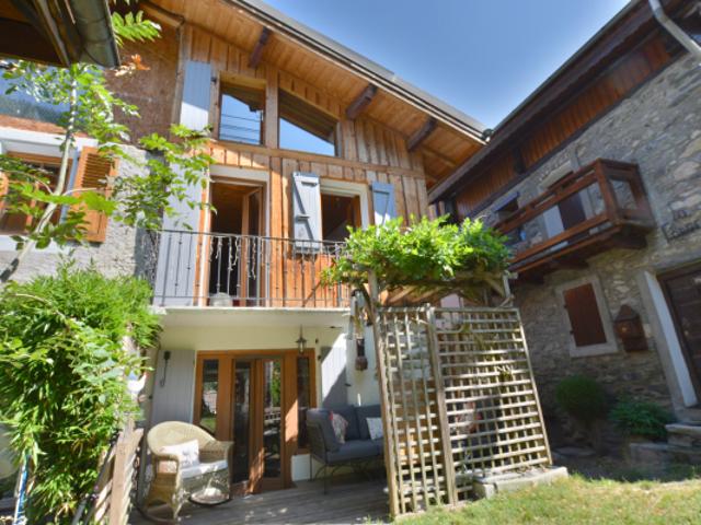 A vendre Maison de village 4 chambres secteur Courcheve