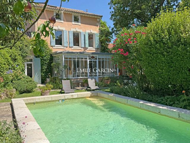 A vendre Maison de village avec piscine proche d'Avignon 303m² Saint Saturnin lès Avignon