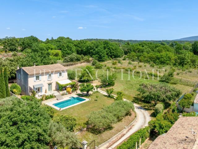 A Vendre Maison De Village Avec Vue Panoramique, Piscine Et. 170m² Oppède
