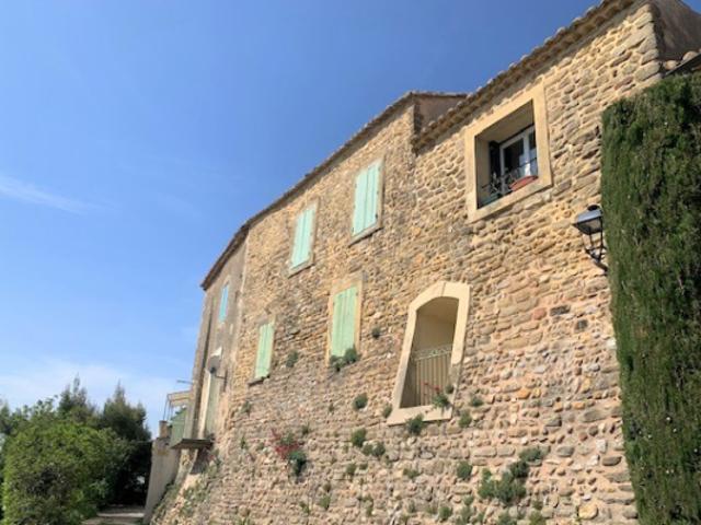 A VENDRE MAISON DE VILLAGE EN PIERRE 140m2 surf hab 7piece