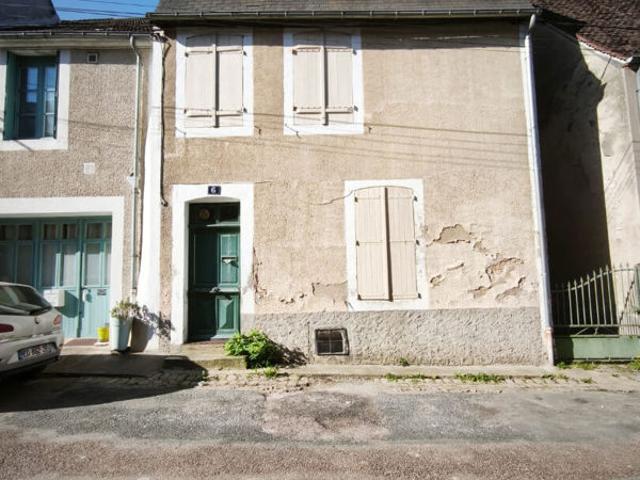 À VENDRE Maison de ville au coeur du centre historique de La Charité sur Loire 58400