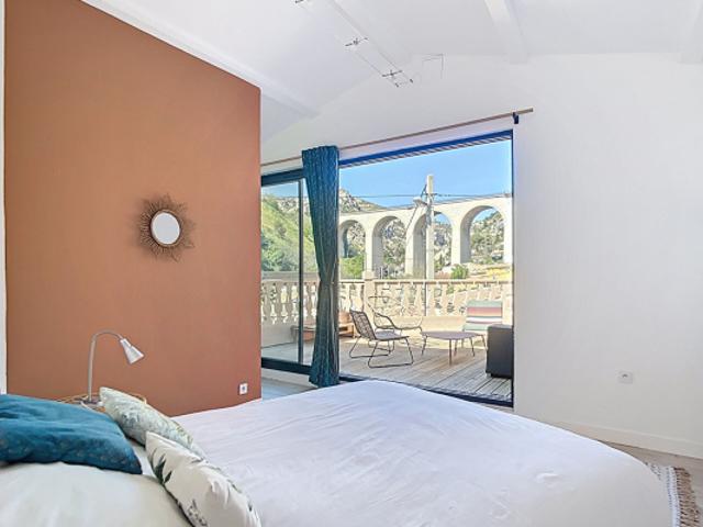 A VENDRE: Maison de ville en copropriété 109m2 + deux terrasses à l'estaque 13016 Marseille